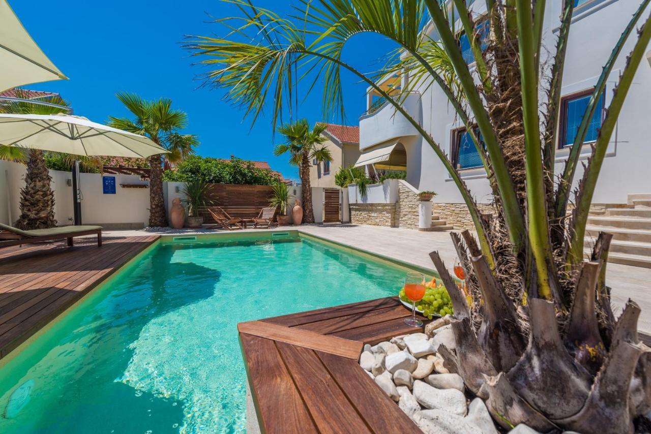 Apartments "Villa Antisin" With Heated Pool Задар Екстериор снимка