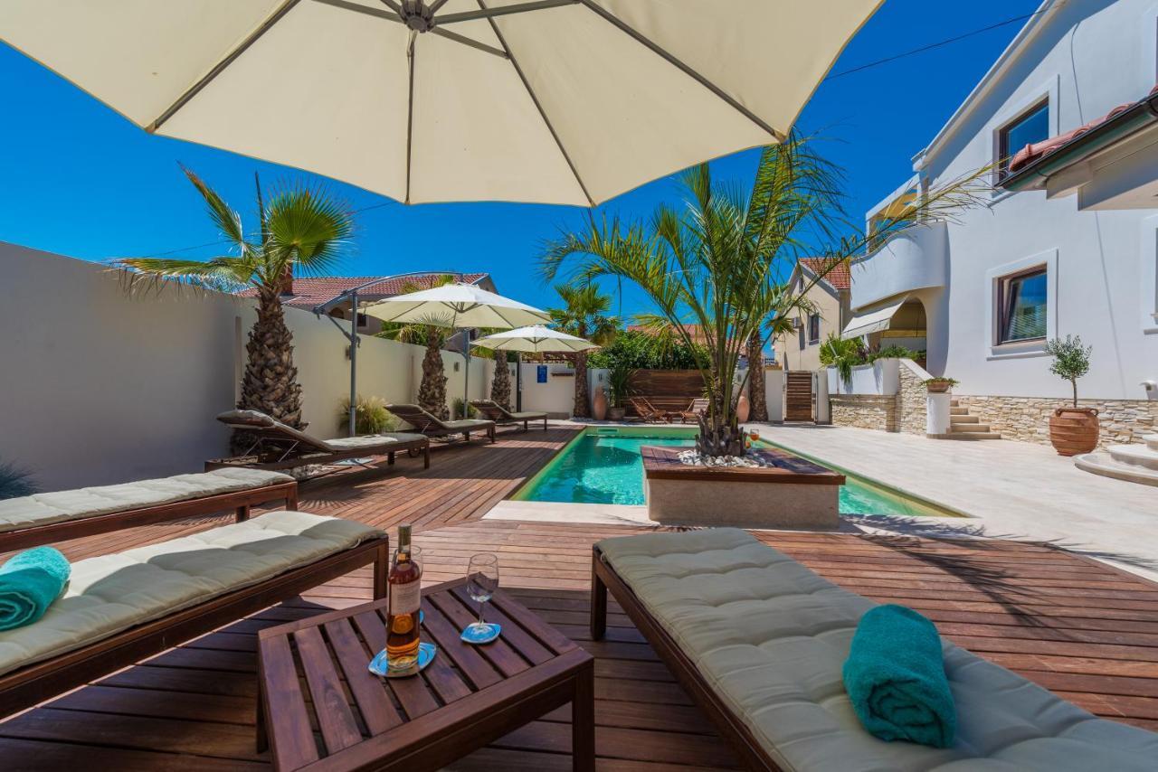 Apartments "Villa Antisin" With Heated Pool Задар Екстериор снимка