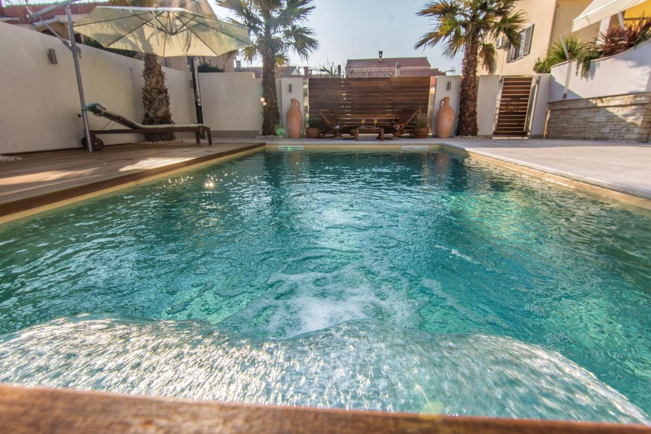 Apartments "Villa Antisin" With Heated Pool Задар Екстериор снимка