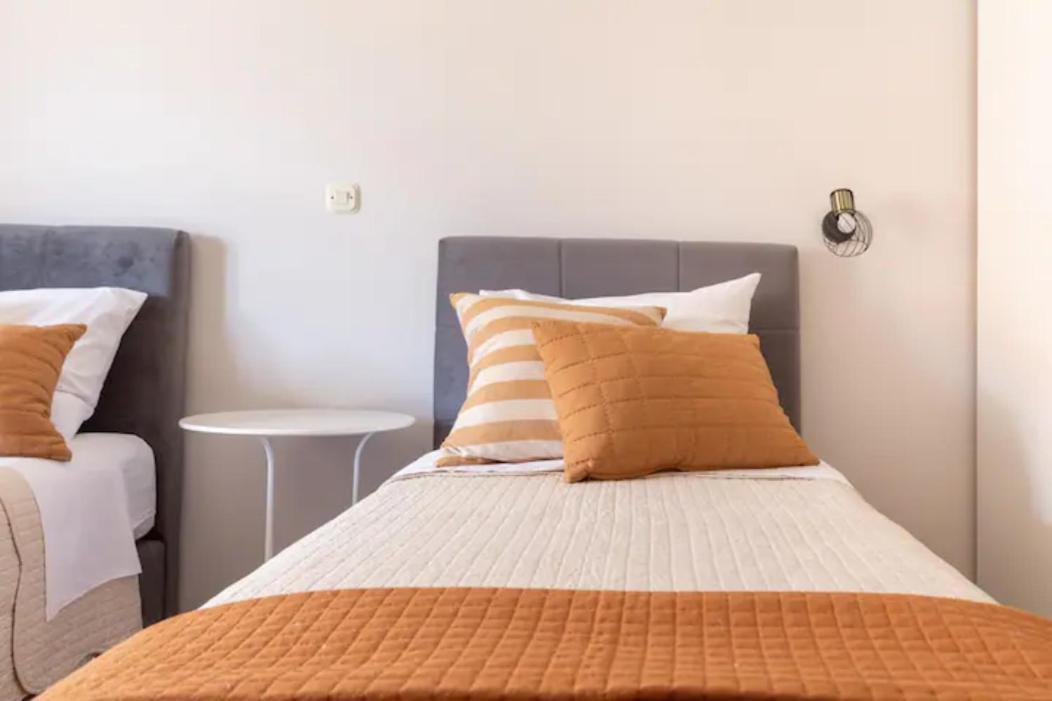 Apartments "Villa Antisin" With Heated Pool Задар Екстериор снимка