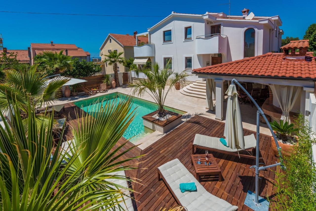 Apartments "Villa Antisin" With Heated Pool Задар Екстериор снимка