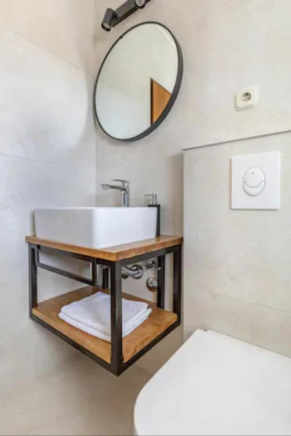 Apartments "Villa Antisin" With Heated Pool Задар Екстериор снимка