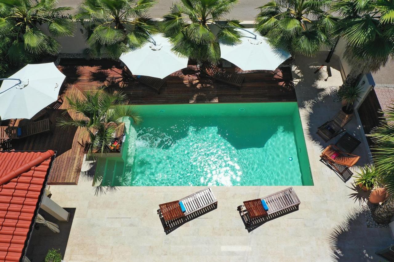 Apartments "Villa Antisin" With Heated Pool Задар Екстериор снимка