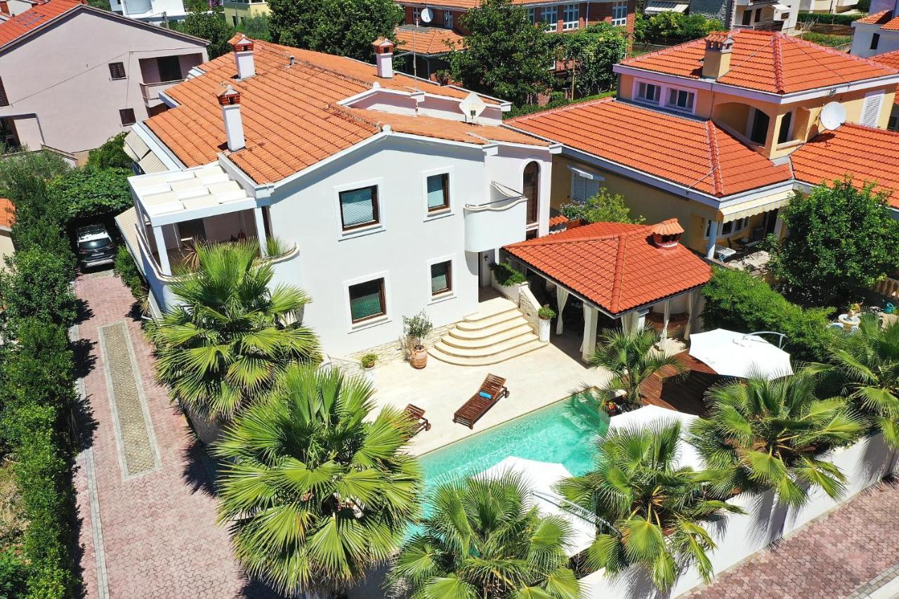 Apartments "Villa Antisin" With Heated Pool Задар Екстериор снимка