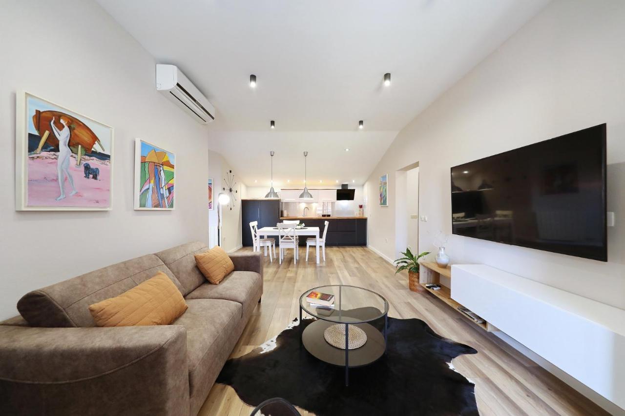 Apartments "Villa Antisin" With Heated Pool Задар Екстериор снимка