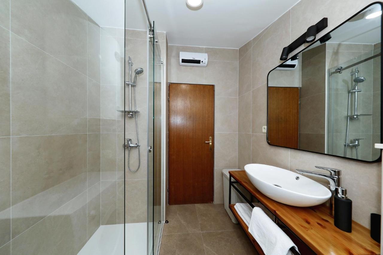 Apartments "Villa Antisin" With Heated Pool Задар Екстериор снимка