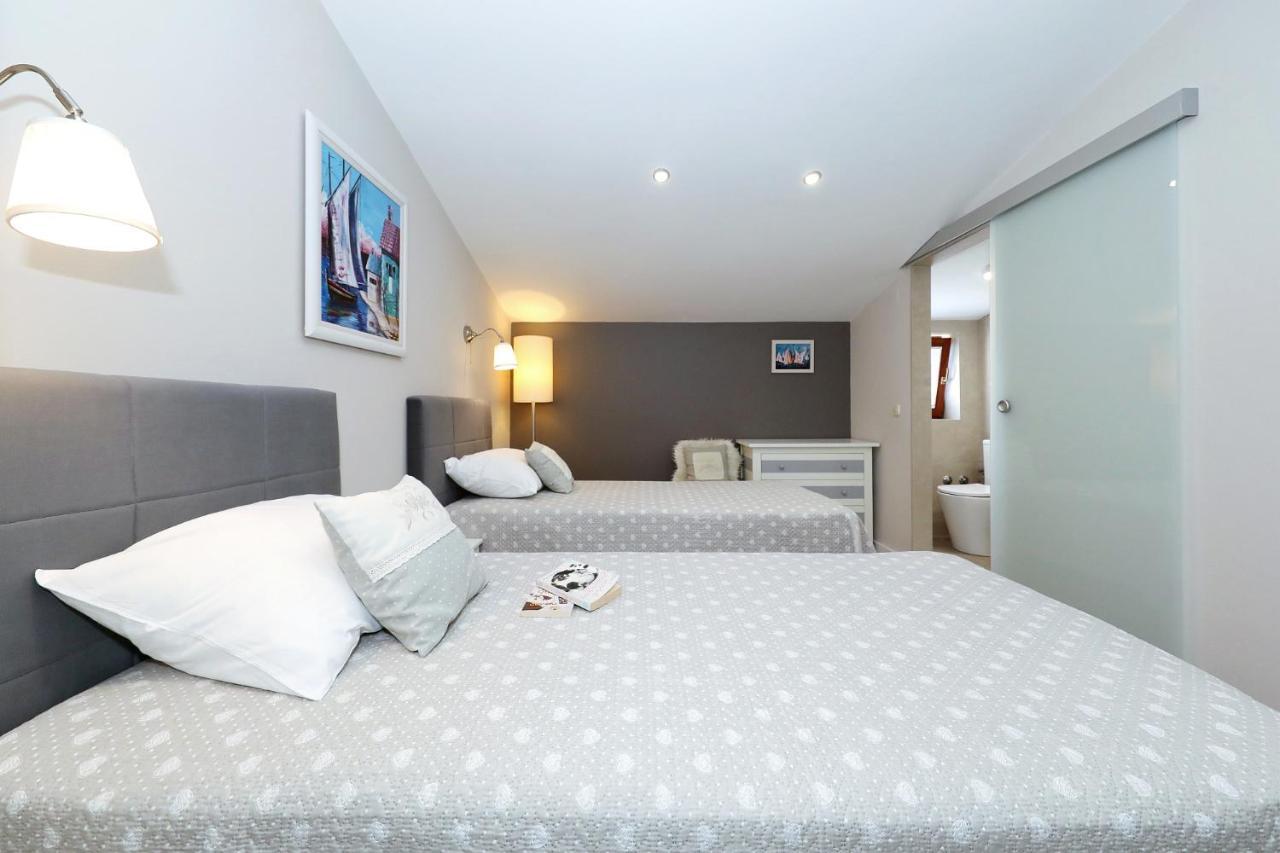 Apartments "Villa Antisin" With Heated Pool Задар Екстериор снимка