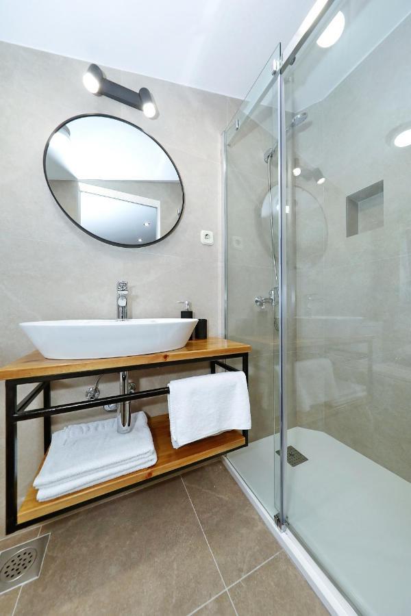 Apartments "Villa Antisin" With Heated Pool Задар Екстериор снимка