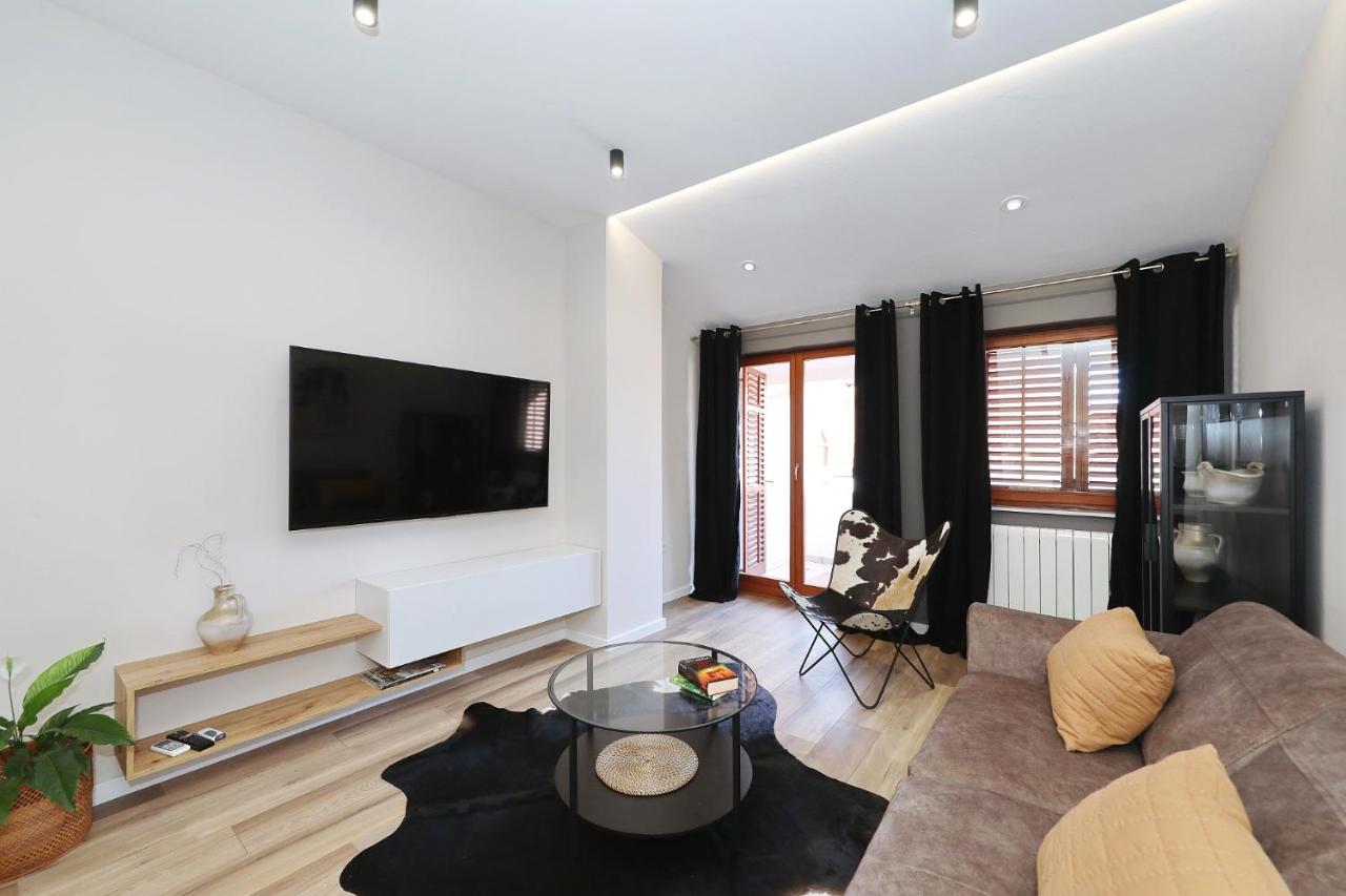Apartments "Villa Antisin" With Heated Pool Задар Екстериор снимка