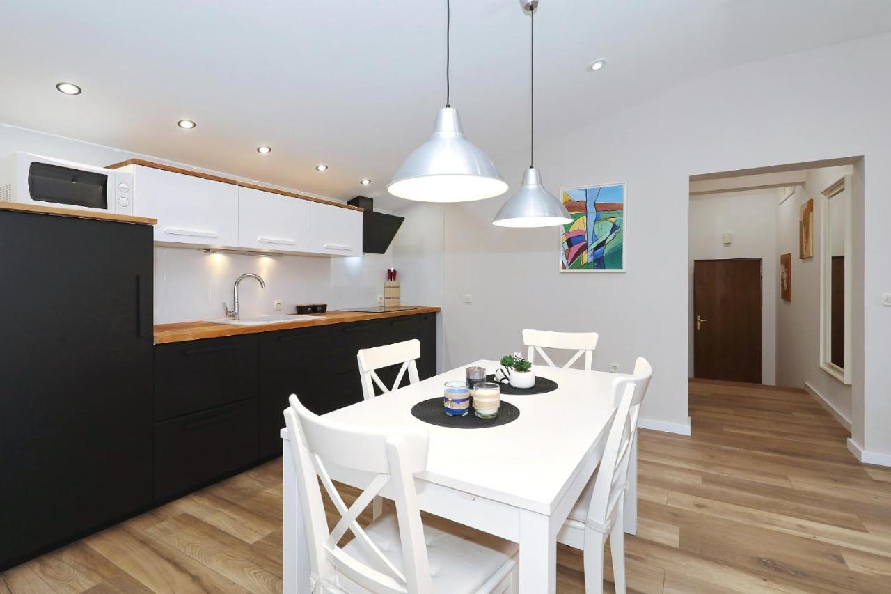 Apartments "Villa Antisin" With Heated Pool Задар Екстериор снимка