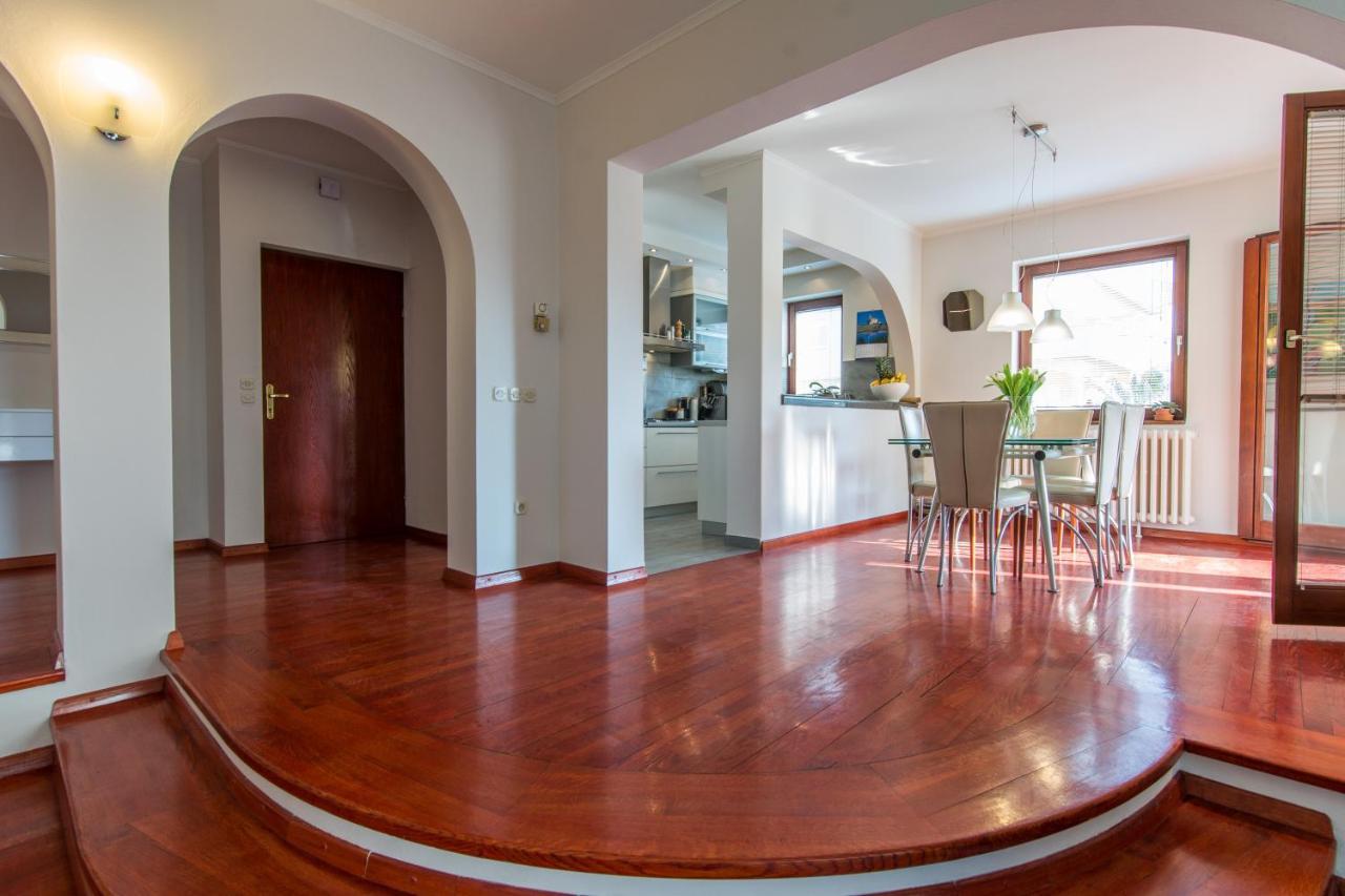 Apartments "Villa Antisin" With Heated Pool Задар Екстериор снимка
